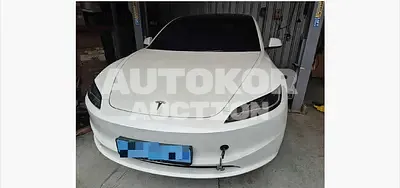 2024, Tesla / Model 3, 63700 км., electric