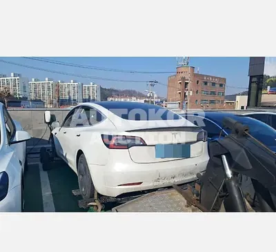 2020, Tesla / Model 3, 80769 км., electric