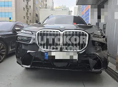 2023, BMW / 740, gas