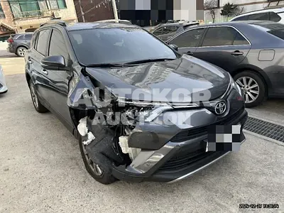 2018, Toyota / RAV4, gas