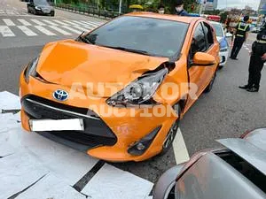 2018, Toyota / Prius C, VIN: JTDKDTB30J1613236, hybrid