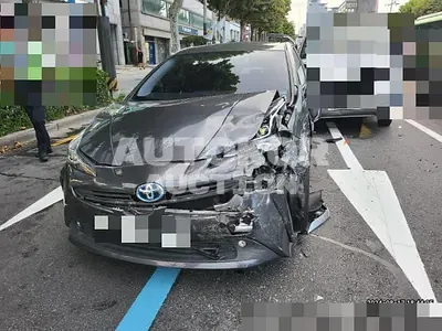 2019, Toyota / Prius, hybrid, 1798 куб.см.