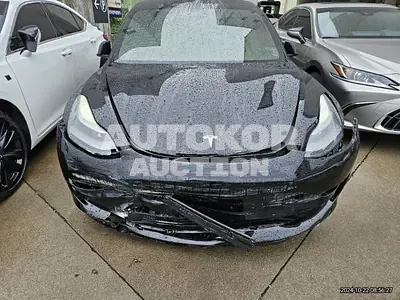 2022, Tesla / Model 3, 50000 км., electric