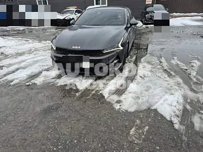 2022, BMW / B5, VIN: KNAG241ABNA179562, 64939 км., gas