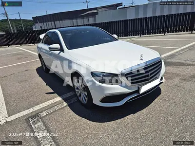 2019, Mercedes-Benz / E 300, VIN: WDDZF4KB3KA595215, 93526 км., gas