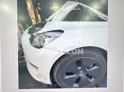 2022, Tesla / Model 3, VIN: 5YJ3E1EB9NF151121, electric