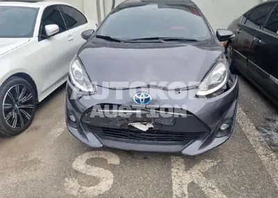 2019, Toyota / Prius C, 129707 км., hybrid