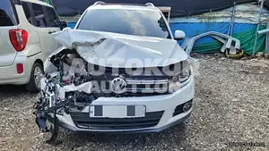 2015, Volkswagen / Tiguan, VIN: WVGZZZ5NZFW562945, diesel