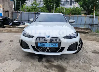 2022, BMW / i4, VIN: WBY71AW06NFM61876, 37204 км., electric