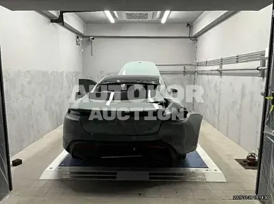 2025, Porsche / taycan 4, electric