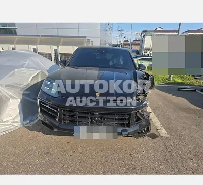 2024, Porsche / Cayenne, 14000 км., gas