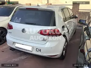 2016, Volkswagen / Golf, VIN: WVWZZZAUZGW236340, 75183 км., gas