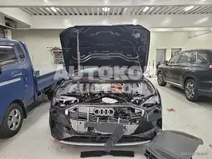 2022, Audi / e-tron, 14125 км., electric