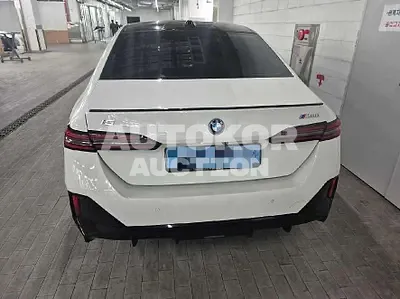 2024, BMW / i5, 38000 км., electric, 211 куб.см.