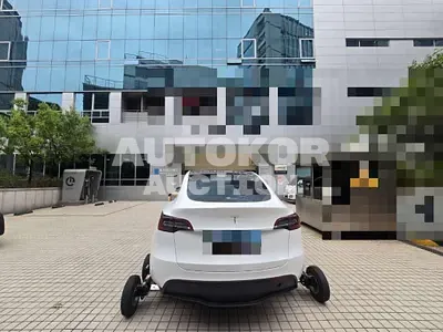 2023, Tesla / Model Y, electric