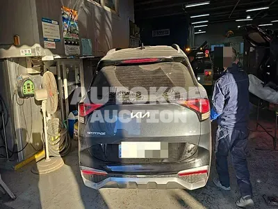 2023, Kia / Sportage, VIN: KNAPW81GBRK104213, hybrid