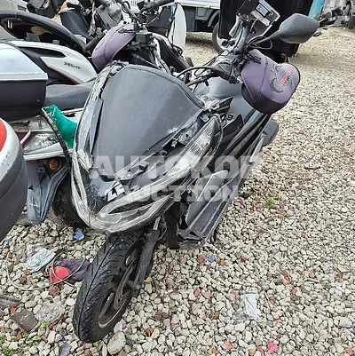 2020, BMW / 125, gas
