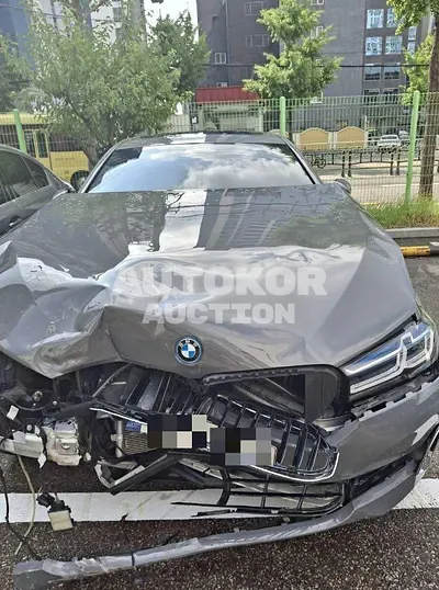2021, BMW / 530, 54590 км., hybrid, 1998 куб.см.