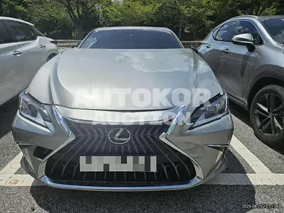 2023, Lexus / ES 300, 54256 км., hybrid