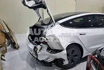 2022, Tesla / Model 3, VIN: 5YJ3E1EB6NF149696, electric
