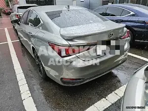 2022, Lexus / ES 300, 62898 км., hybrid