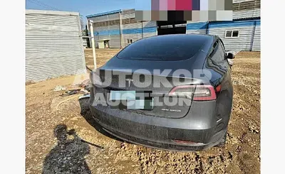 2021, Tesla / Model 3, 80000 км., electric