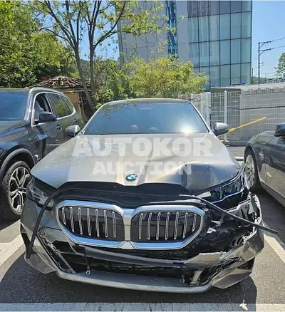 2025, BMW / 520i, 27861 км., gas