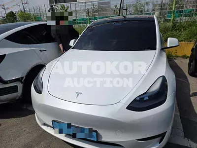 2024, Tesla / Model Y, 40552 км., electric