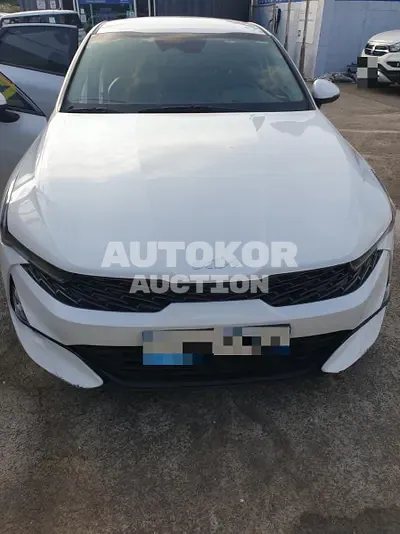 2022, BMW / B5, 76458 км., gas