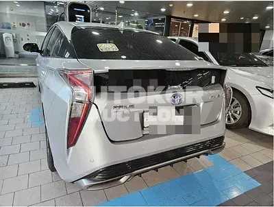 2018, Toyota / Prius, 106690 км., hybrid, 1798 куб.см.