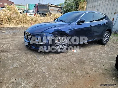 2022, Maserati / Levante, VIN: ZN661AUG4NX403688, 10810 км., gas