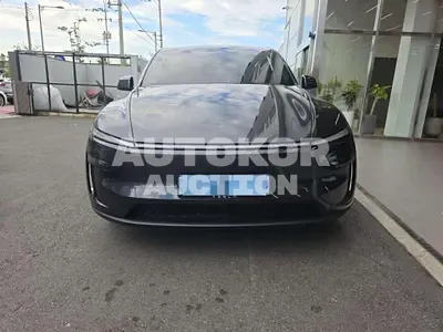 2025, Tesla / Model Y, 12991 км., electric