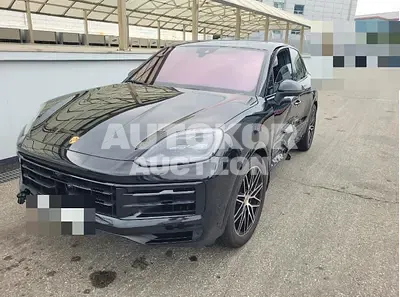 2024, Porsche / Cayenne, 21183 км., gas