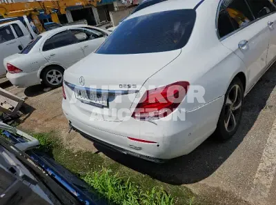 2020, Mercedes-Benz / E 250, VIN: WDDZF4FB8LA704179, 44010 км., gas