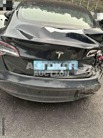 2020, Tesla / Model 3, 120000 км., electric