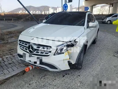 2017, Mercedes-Benz / gla220, 75000 км., gas