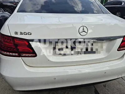 2015, Mercedes-Benz / E 300, 200530 км., gas