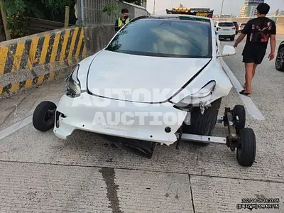 2020, Tesla / Model 3, VIN: 5YJ3E1EB5LF694804, electric