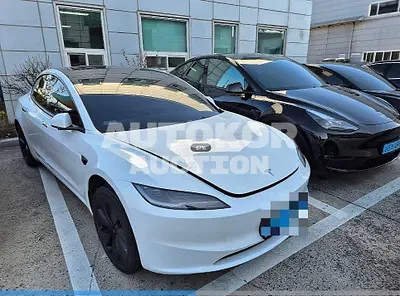 2024, Tesla / Model 3, 14951 км., electric, 230 куб.см.