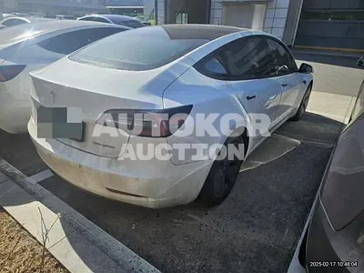 2022, Tesla / Model 3, 87307 км., electric