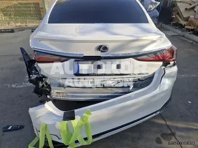 2024, Lexus / ES 300, 7390 км., hybrid
