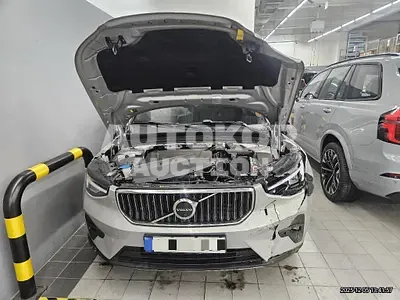 2022, Volvo / XC40, hybrid