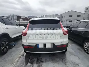 2022, Volvo / XC40, VIN: YV1XZK92CN2788859, 20073 км., hybrid, 1969 куб.см.