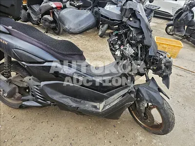 2023, BMW / 125, gas