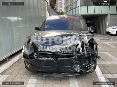 2019, Tesla / Model X, VIN: 5YJXCAE2XKF146772, 70086 км., electric