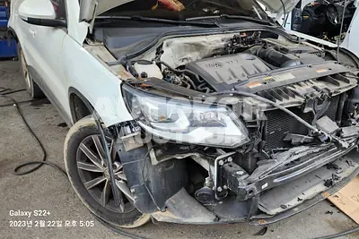 2015, Volkswagen / Tiguan, VIN: WVGZZZ5NZFW518229, 119185 км., diesel