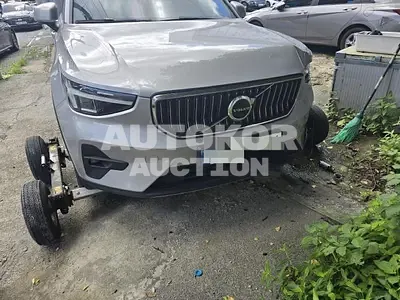 2023, Volvo / XC40, gas