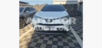 2018, Toyota / RAV4, 124278 км., gas, 2494 куб.см.