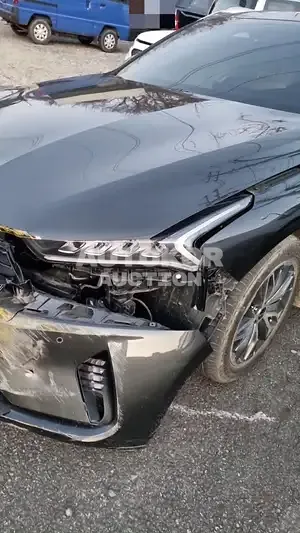 2022, Kia / K5, 5000 км., hybrid