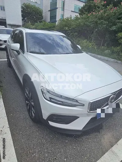 2024, Volvo / V60, 5368 км., gas